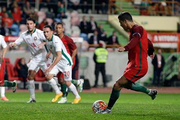 Ronaldo Gagal Penalti, Portugal Disikat Bulgaria 0-1